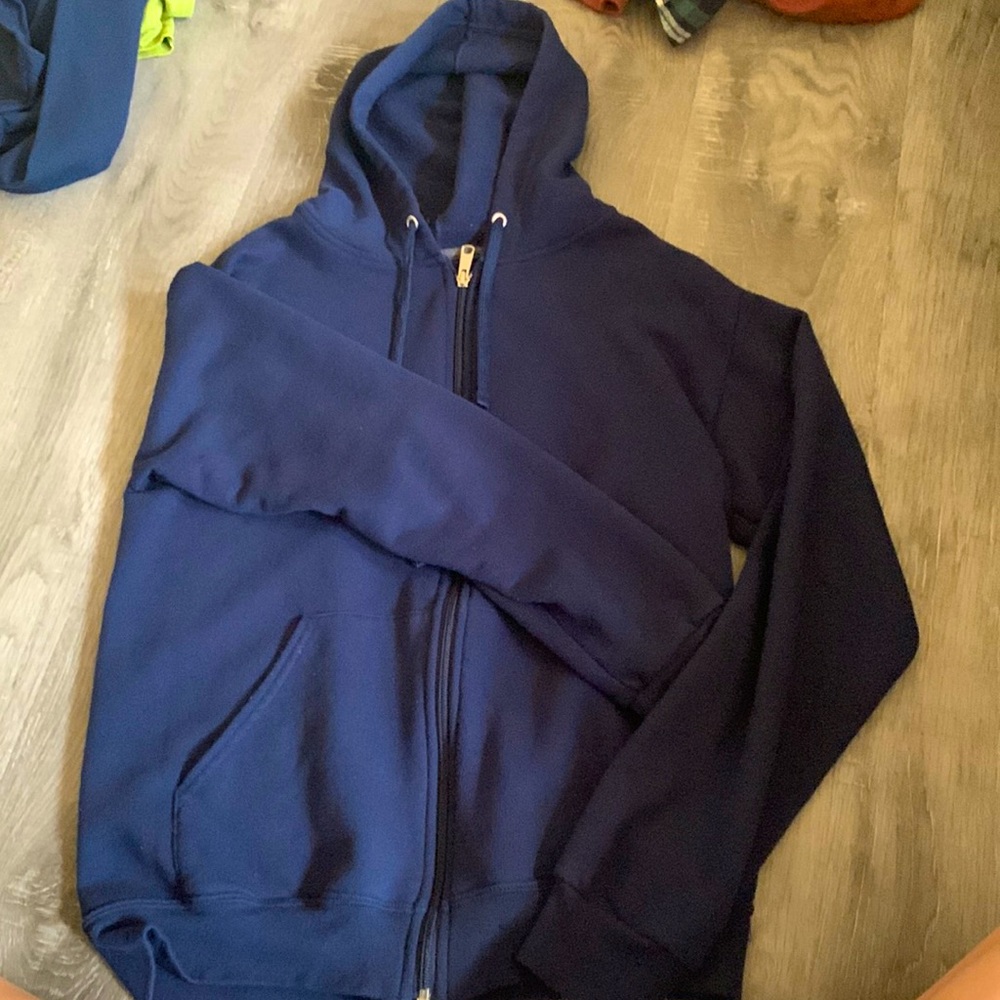 Small Fruit of the loom zip up sweater